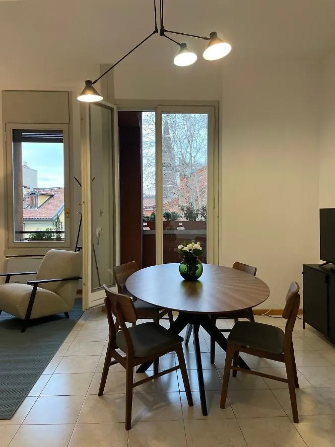 Ca Bela - San Marco Apartment Milan